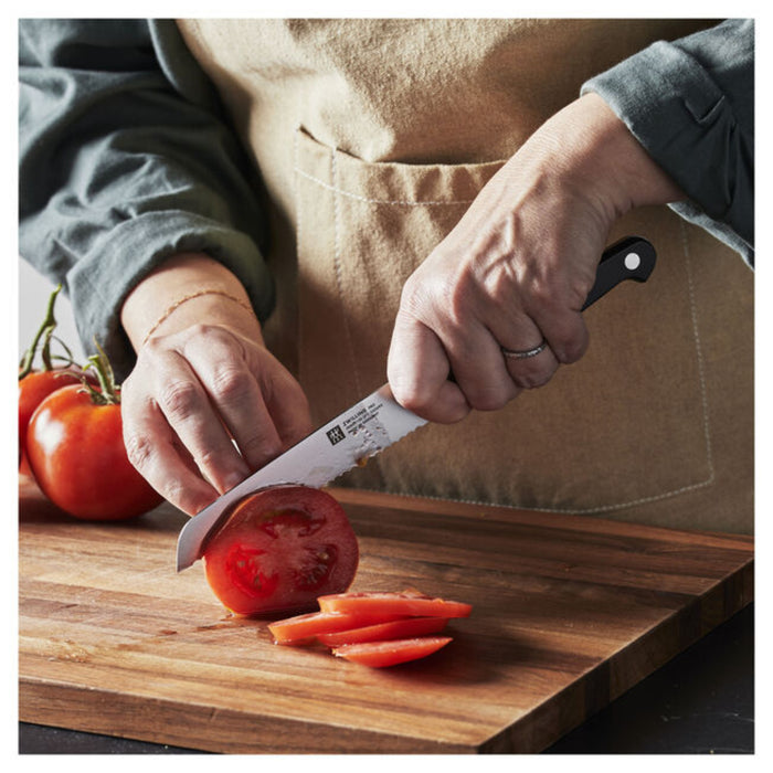 5" Utility Knife, Serrated Edge in use
