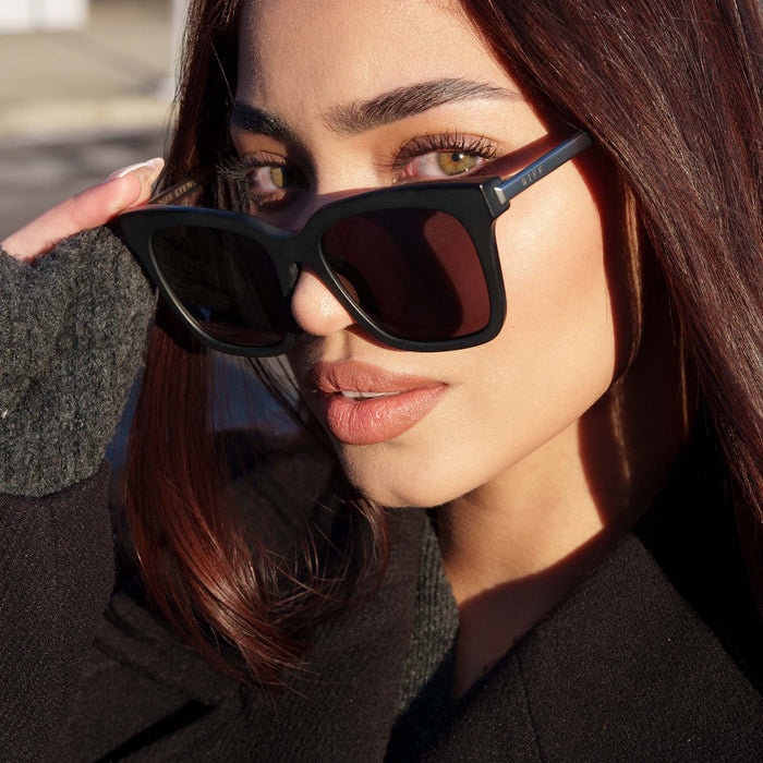 UGC - customer content - LiaLizardo wearing diff eyewear bella black grey polarized sunglasses