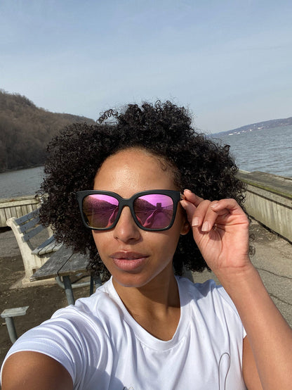 UGC - Customer Content - Arizzy wearing the bella matte black and pink mirror