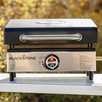 Blackstone 17" Portable Tabletop Griddle BBQ with Hood | 257-2143EU