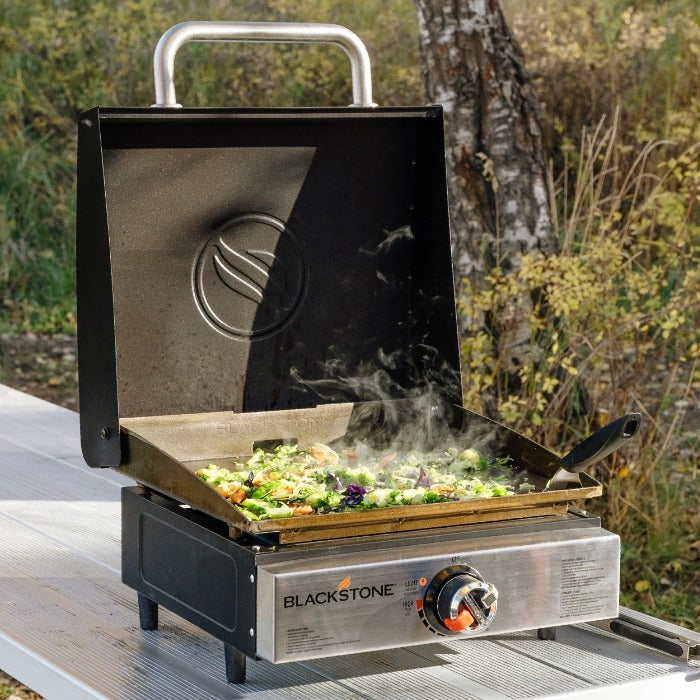 Blackstone 17" Portable Tabletop Griddle BBQ with Hood | 257-2143EU