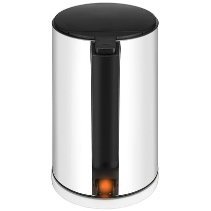 Der Unold Blitzkocher Design 1,4 L ist ein moderner, zylindrischer Wasserkocher aus Edelstahl mit schwarzem Deckel und vertikalem Pedal an der Vorderseite sowie einer orangefarbenen Kontrollleuchte an der Basis.