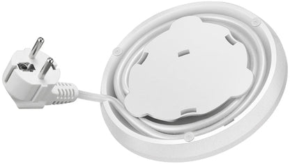 Der Unold Blitzkocher Edel 1,5 l verfügt über einen weißen europäischen Stecker mit zwei Stiften an einem Spiralnetzkabel, das ordentlich um seinen glatten, runden weißen Sockel gewickelt ist.