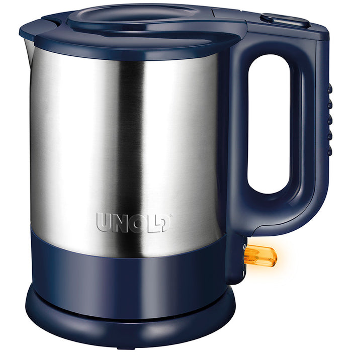 Der Unold Blitzkocher Edition 1,5 L ist ein Wasserkocher aus Edelstahl mit marineblauem Griff, Boden und Deckel. Er trägt das Unold-Logo an der Seite und verfügt über eine kleine orange Kontrollleuchte am Boden.