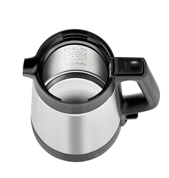 Eine Draufsicht auf den Wasserkocher Unold Blitzkocher Thermo 1,5 L aus Edelstahl mit schwarzem Griff und geöffnetem Deckel, der innen Wasserstandsmarkierungen in Litern zeigt.