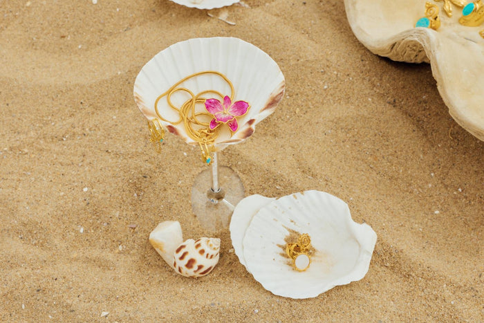 Trendy gold-plated Bri Orchid necklace for layering jewellery stacks