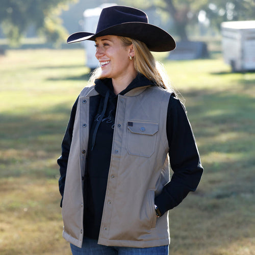 Cinch Women's Logo Barn Vest in Stone