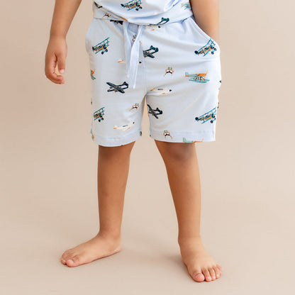 Close up of the Drawstring Short in Take Off on a young model