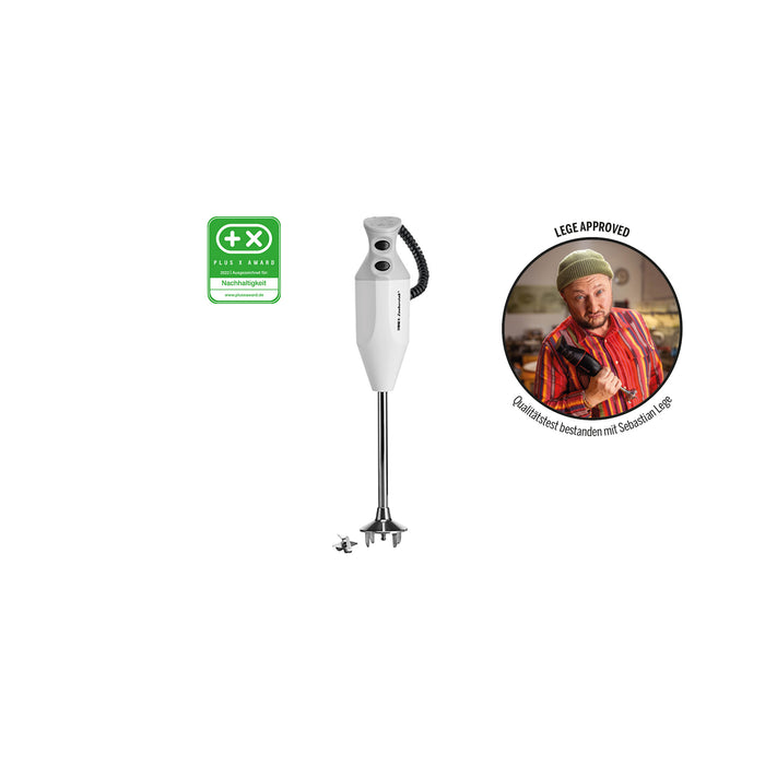 Der weiße Unold ESGE-Zauberstab® P 350 Profi mit einem Edelstahl-Mixstab steht aufrecht. Links ist eine grüne Nachhaltigkeitsplakette zu sehen, rechts hält ein Koch den Stabmixer mit der Aufschrift "Lecce Approved".