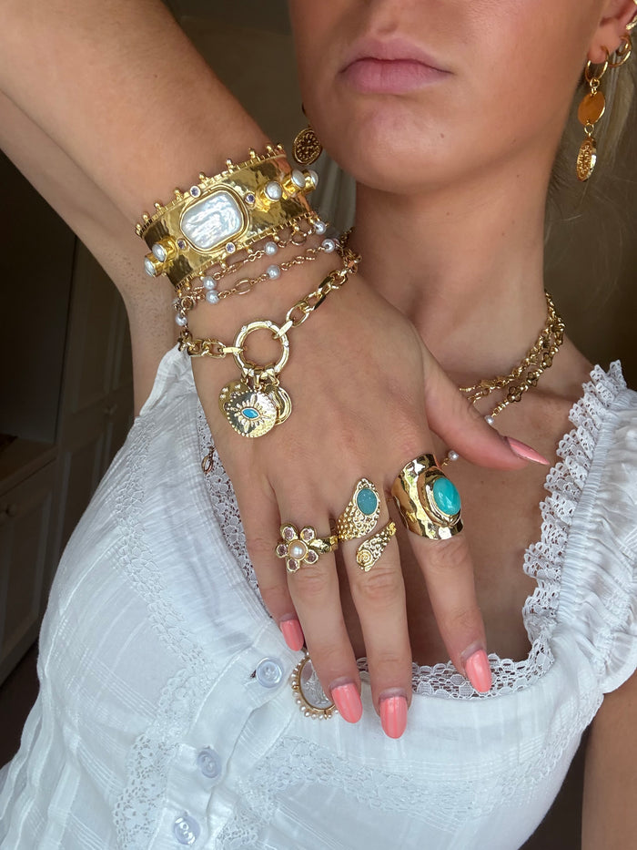 Eva Ring