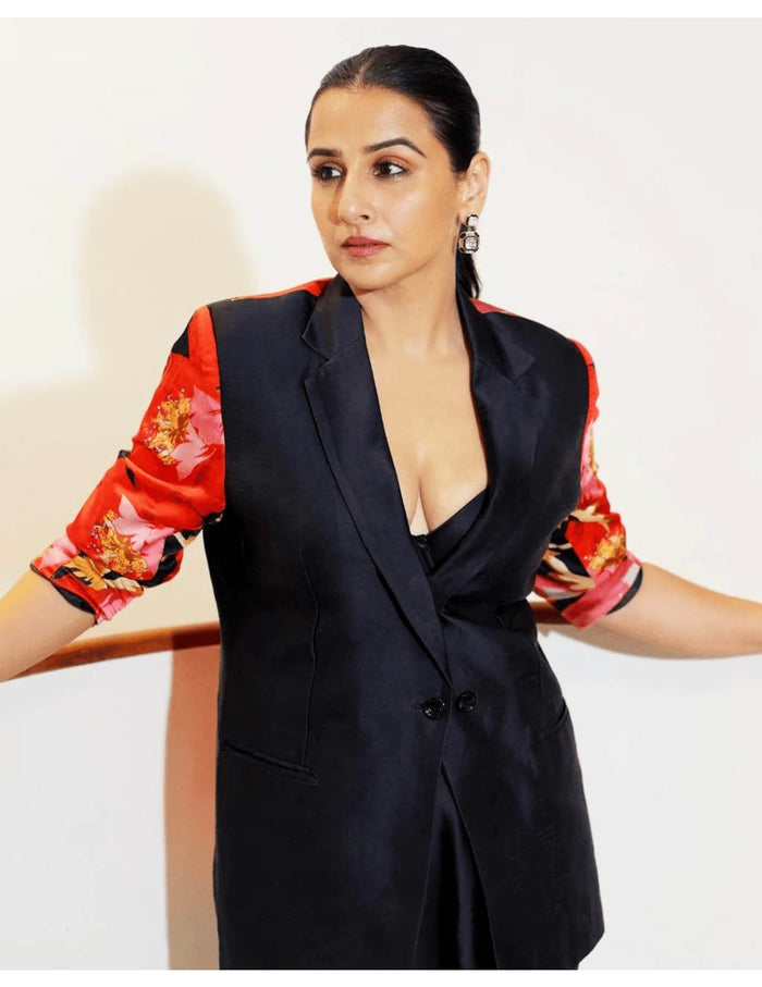 Frida Blazer - Celeb Pick