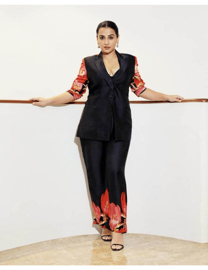 Frida Blazer - Celeb Pick