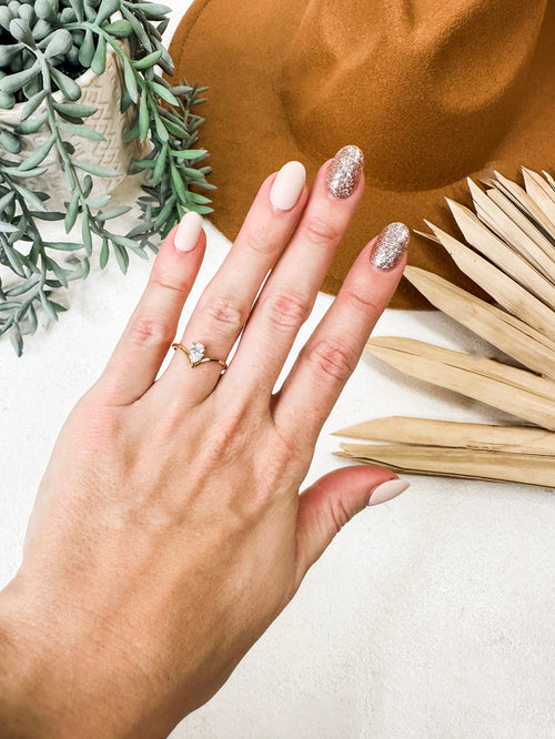 Glamorous Touch Ring