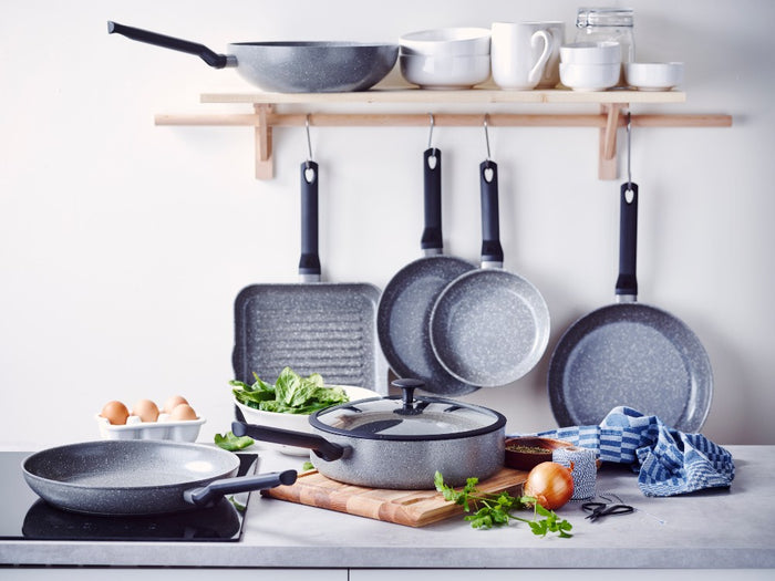 Granite hapjespan 28 cm zwart collectie