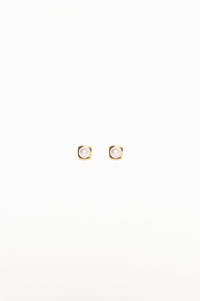 Petal and Pup USA ACCESSORIES Helene Stud Earrings - Gold/Pearl One Size