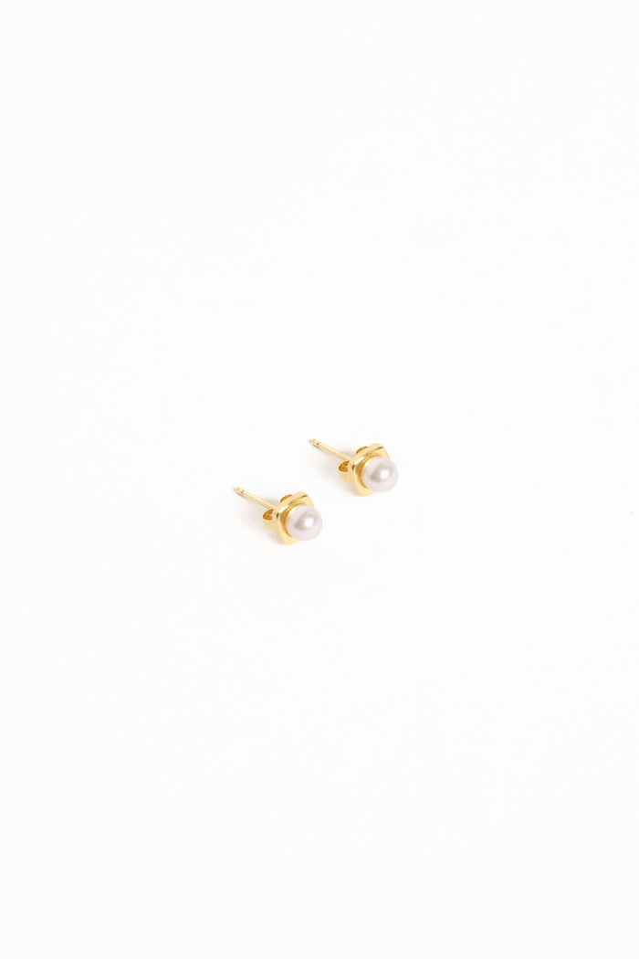 Petal and Pup USA ACCESSORIES Helene Stud Earrings - Gold/Pearl One Size