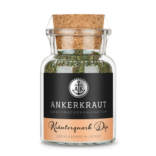 Quarkgewürz von Ankerkraut im Korkenglas auf weißem Hintergrund.
