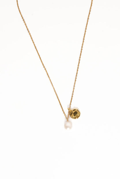 Petal and Pup USA ACCESSORIES Lavinia Necklace - Gold/Pearl One Size
