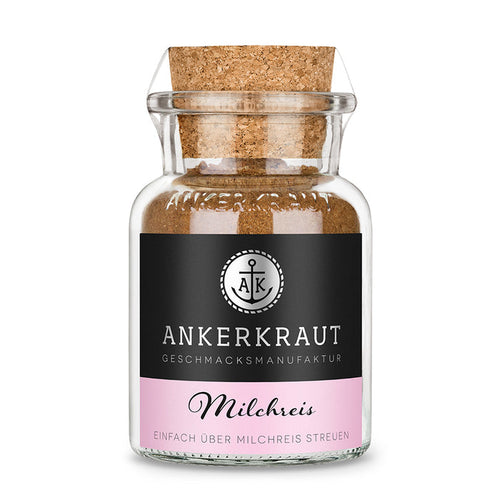Milchreis Gewürz von Ankerkraut im Korkenglas auf weißem Hintergrund.