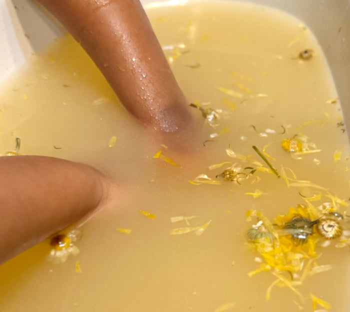 * New FAVORYT Soothe Soak - For Eczema, Dry Hands and Body, Soothing Sensitive Skin Bath Soak, Herbal Floral Blend