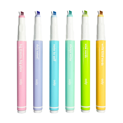Row of uncapped OOLY Noted! 2-in-1 Micro Fine Tip Pen and Highlighters