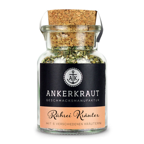 Rührei mit Kräutern von Ankerkraut im Korkenglas auf weißem Hintergrund.