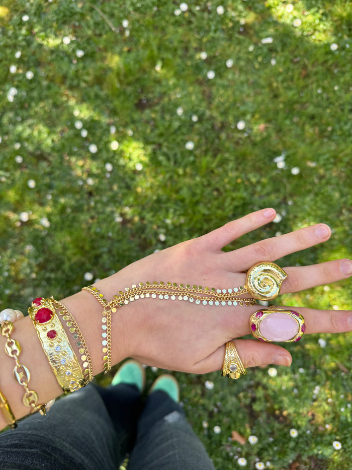 Sequin Hand Chain in Gold