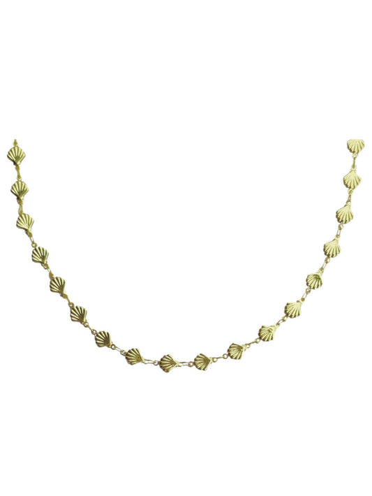 Trendy gold plated Short shell chain necklace for layering jewellery stacks