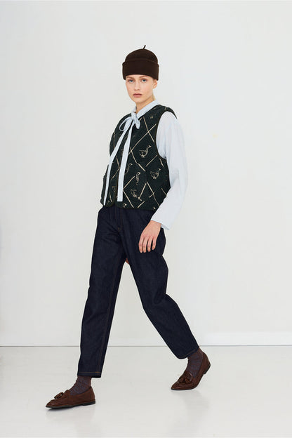 Tiny Big Sister Diamond Geese Sherpa Vest AW26-828 worn by model Shop Tiny Big Sister at Dotique