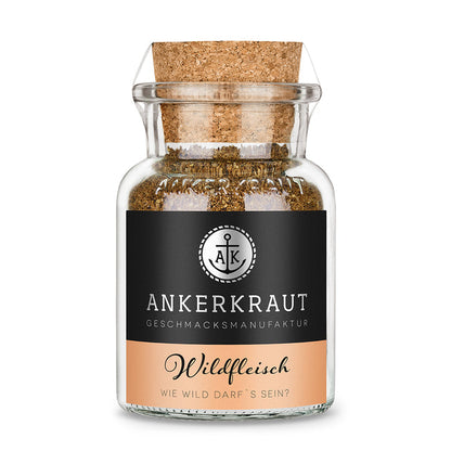 Wildgewürz von Ankerkraut im Korkenglas auf weißem Hintergrund.