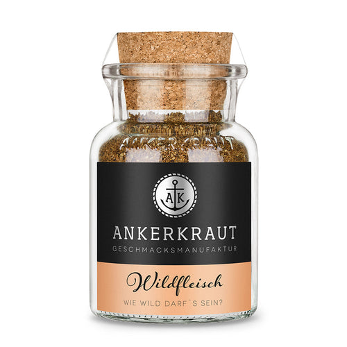 Wildgewürz von Ankerkraut im Korkenglas auf weißem Hintergrund.